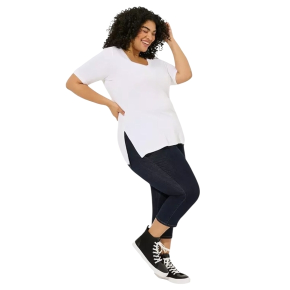Torrid White Asymmetrical Short Sleeve T-Shirt - Picture 7 of 16